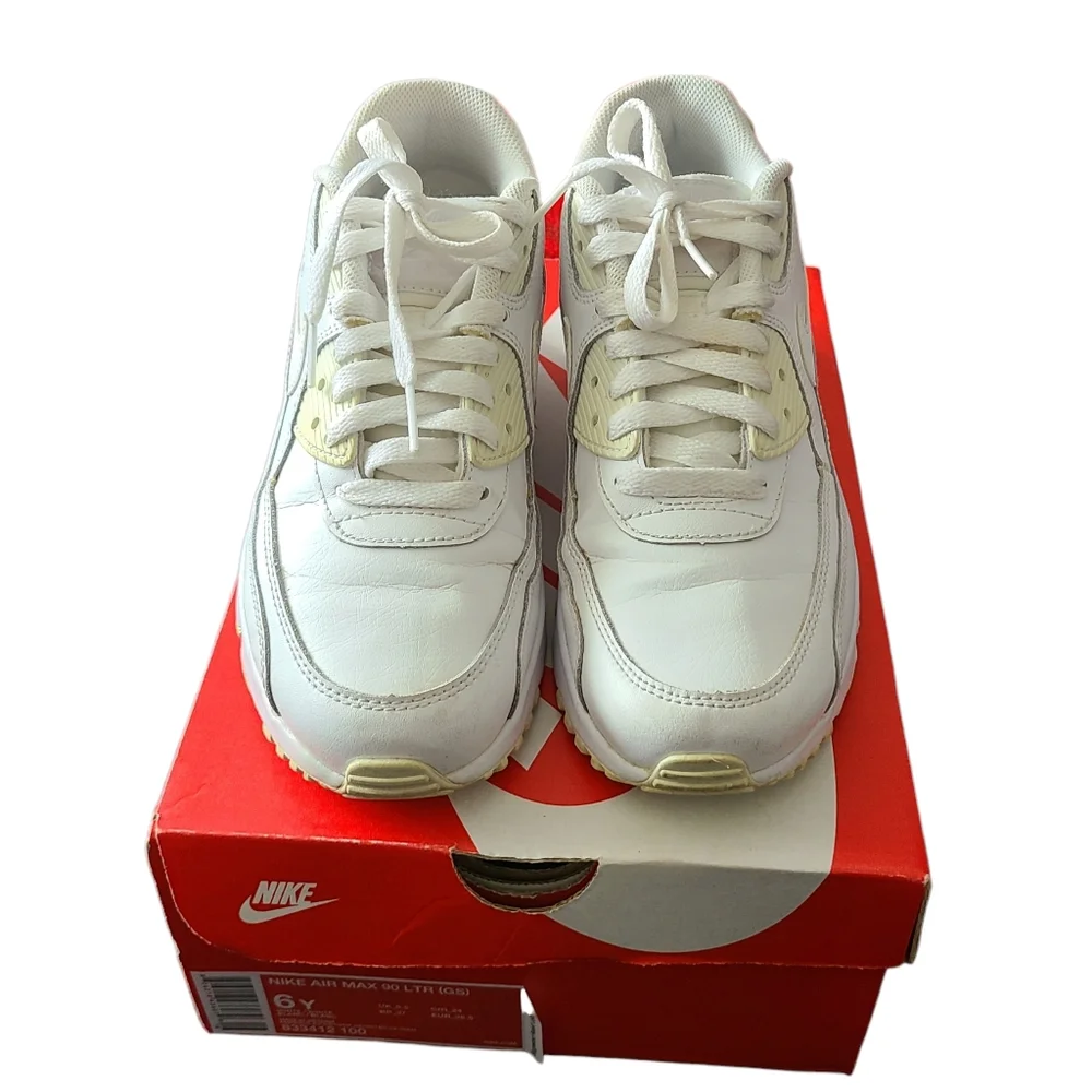 NIKE | AIR MAX 90 |  YOUTH SIZE 6
